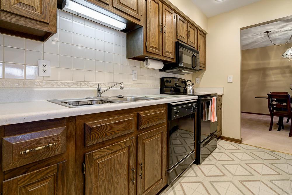 2142 Coach Road North, Unit 12 Columbus, OH 43220 - Photo 13 of 26