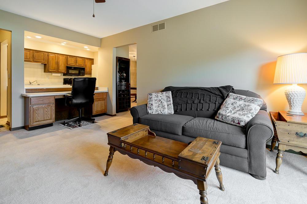 2142 Coach Road North, Unit 12 Columbus, OH 43220 - Photo 17 of 26