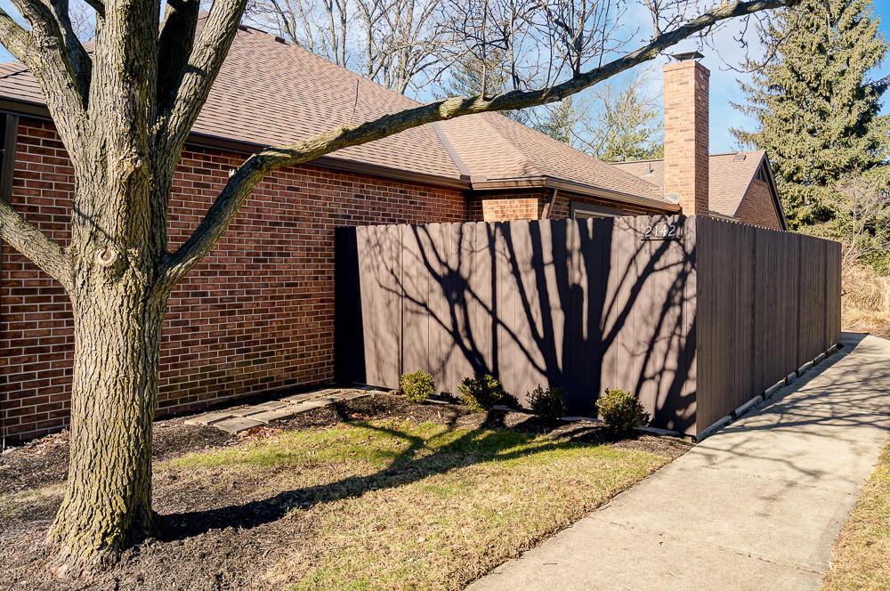 2142 Coach Road North, Unit 12 Columbus, OH 43220 - Photo 3 of 26
