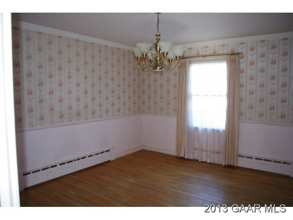 1416 Hollins Road Waynesboro, VA 22980 - Photo 12 of 36 Gallery Image 12