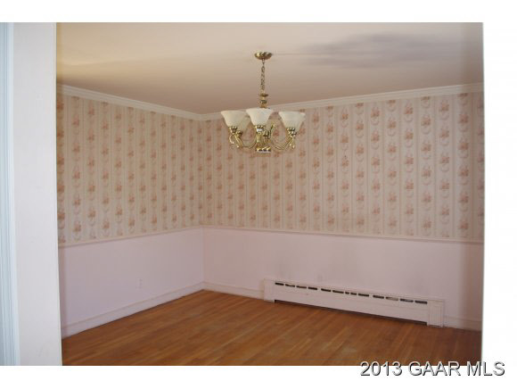 1416 Hollins Road Waynesboro, VA 22980 - Photo 13 of 36 Gallery Image 13