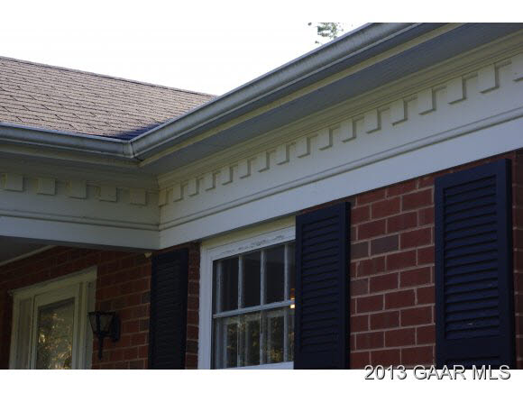 1416 Hollins Road Waynesboro, VA 22980 - Photo 9 of 36 Gallery Image 9