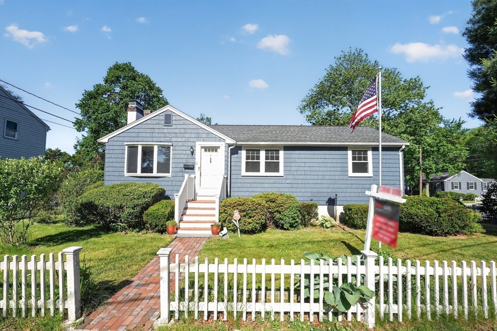 3 Rindone Street Holbrook, MA 02343 - Photo 5 of 32