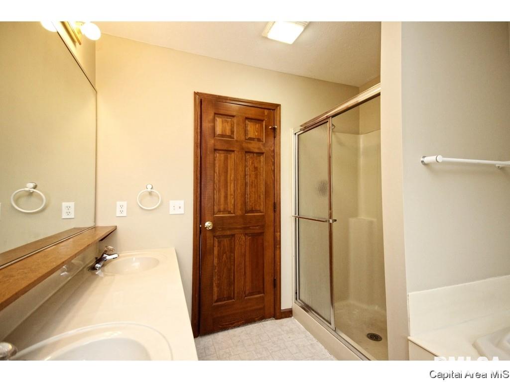 2016 Halifax Drive Springfield, IL 62703 - Photo 21 of 34