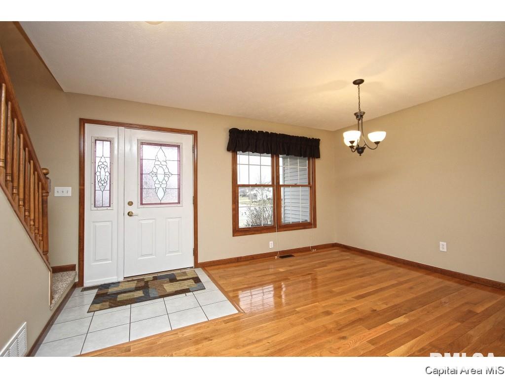 2016 Halifax Drive Springfield, IL 62703 - Photo 4 of 34