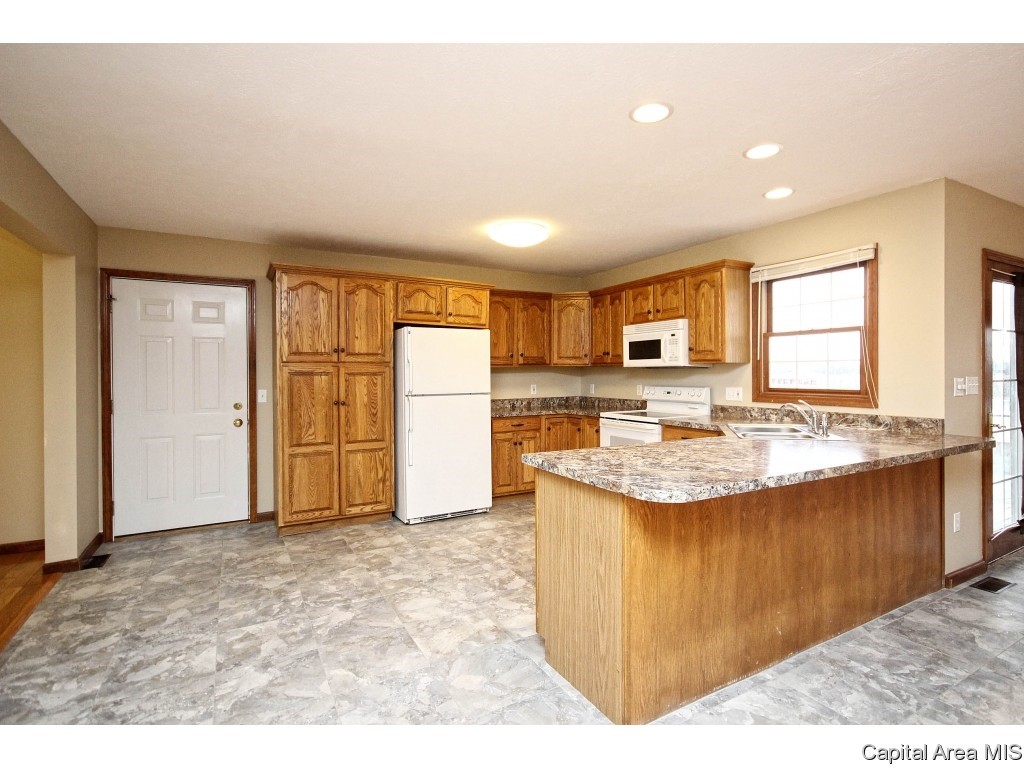 2016 Halifax Drive Springfield, IL 62703 - Photo 9 of 34