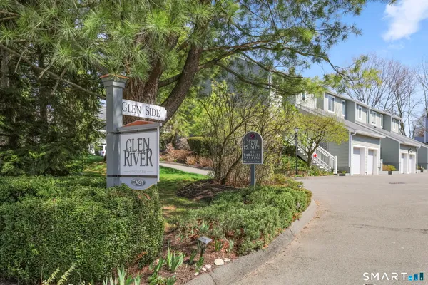 $685,000 | 105 Glen Wilton Court, Unit 105, Wilton, CT 06897