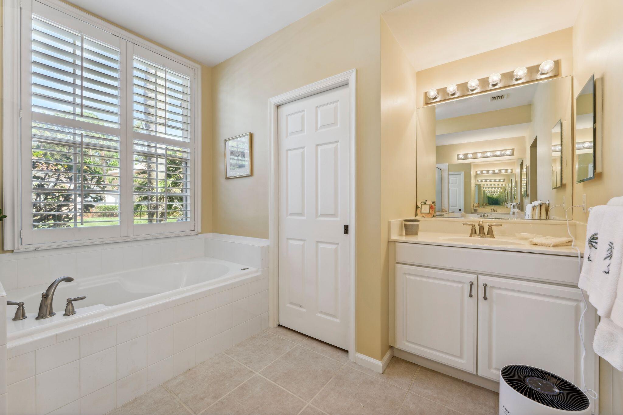 167 Bent Tree Drive Palm Beach Gardens, FL 33418 - Photo 21 of 49 167 Bent Tree Dr Palm Beach Gardens FL 3