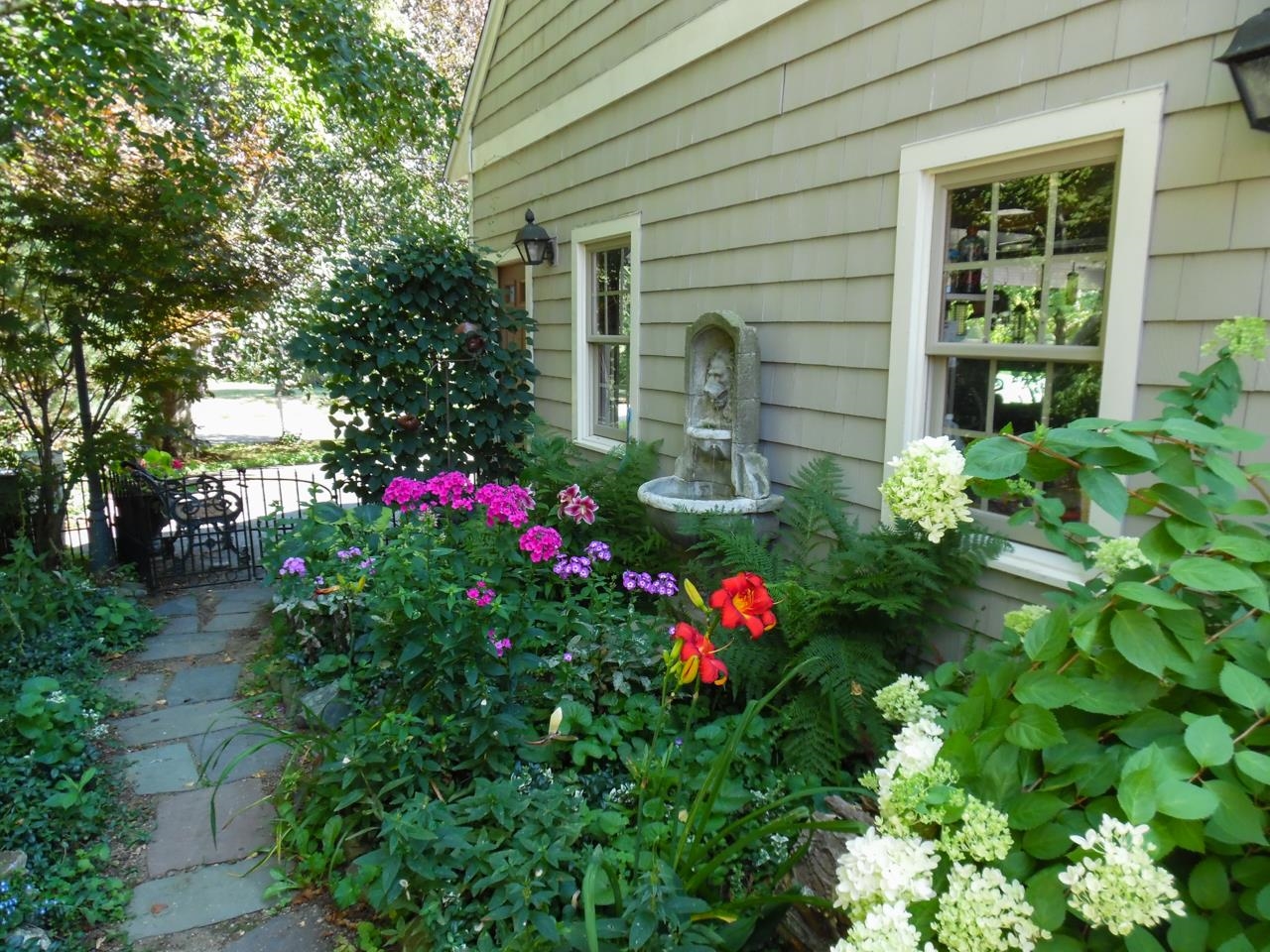 1 Jane Appleton Way Hampton, NH 03842 - Photo 13 of 40