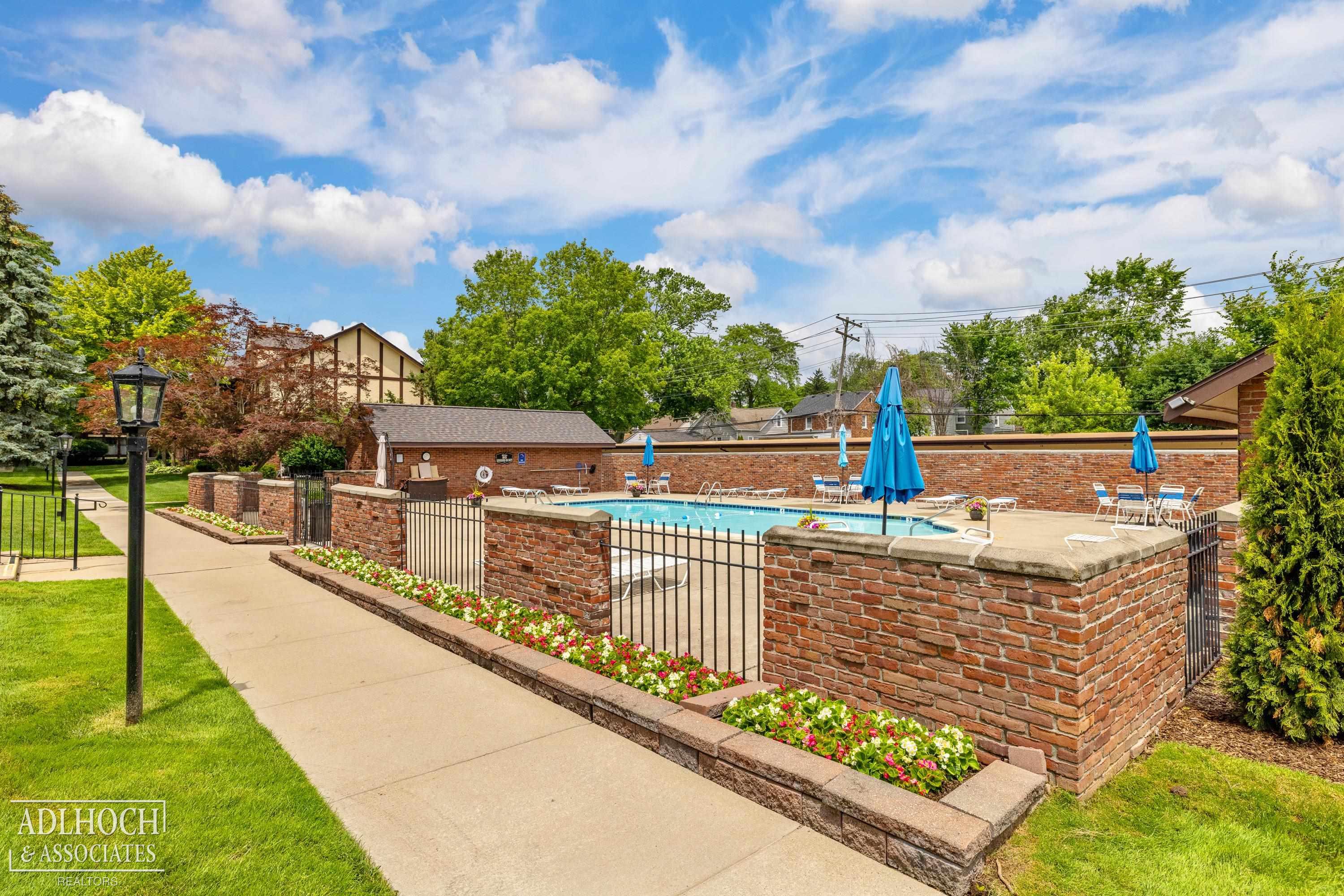 1750 Vernier Road, Unit 6 Grosse Pointe Woods, MI 48236 - Photo 29 of 39