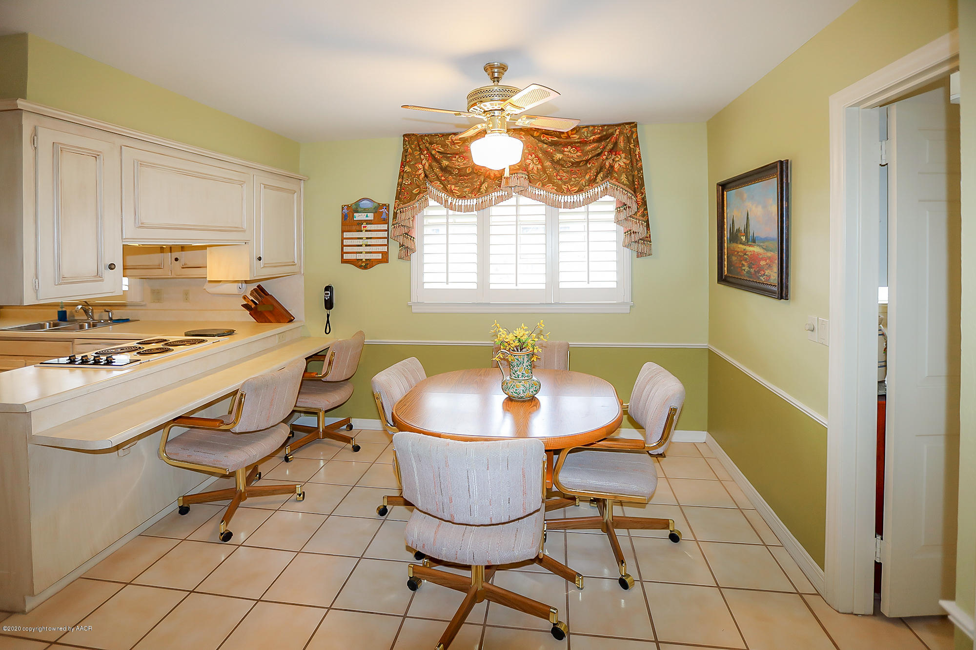 6908 Calumet Road Amarillo, TX 79106 - Photo 11 of 40 a dining room with furniture and window