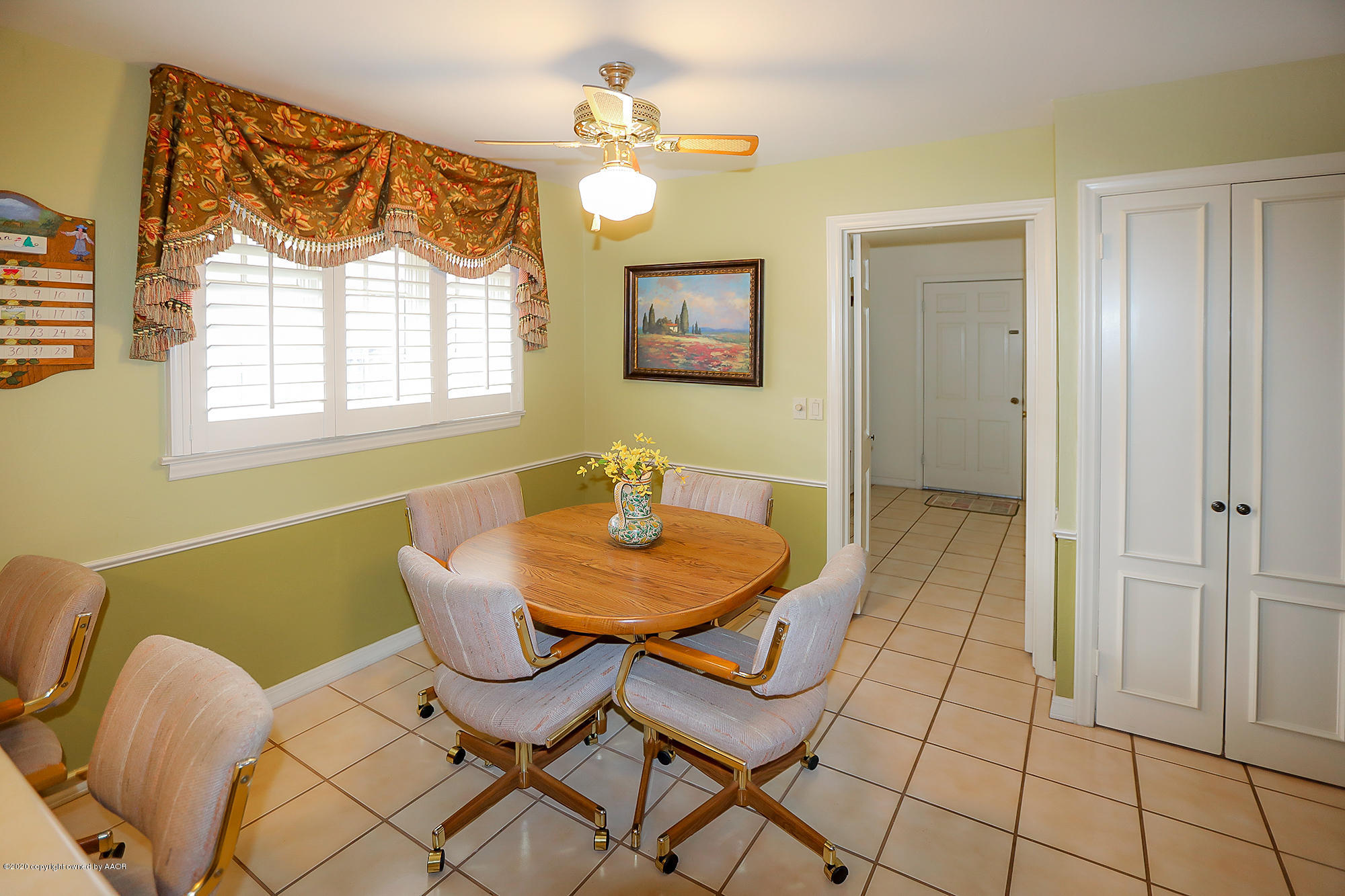 6908 Calumet Road Amarillo, TX 79106 - Photo 12 of 40 a dining room with furniture and window