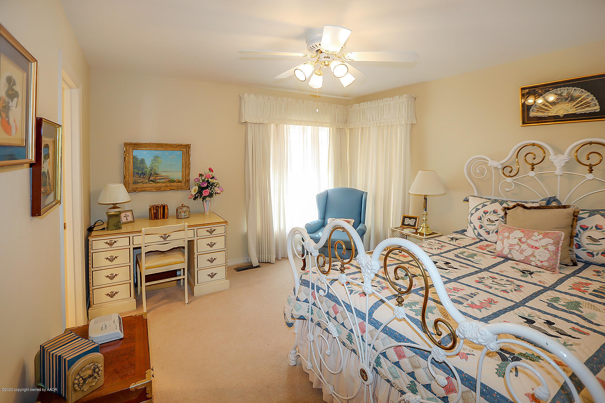 6908 Calumet Road Amarillo, TX 79106 - Photo 22 of 40 a view of a livingroom with furniture