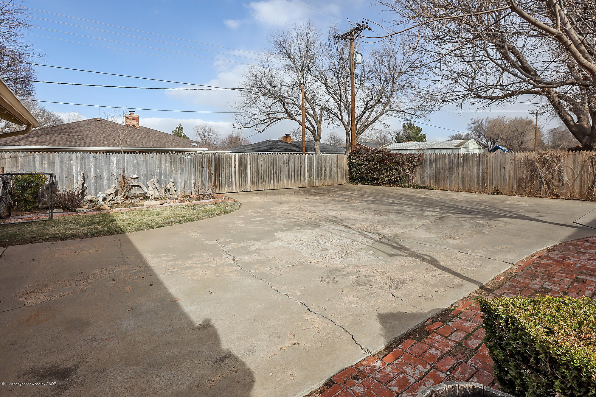 6908 Calumet Road Amarillo, TX 79106 - Photo 38 of 40 a view of large house with a outdoor space