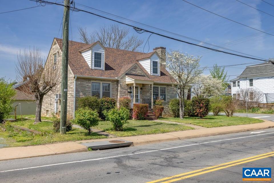 1201 Avon Street Charlottesville, VA 22902 - Photo 68 of 71 a front view of a house with a yard
