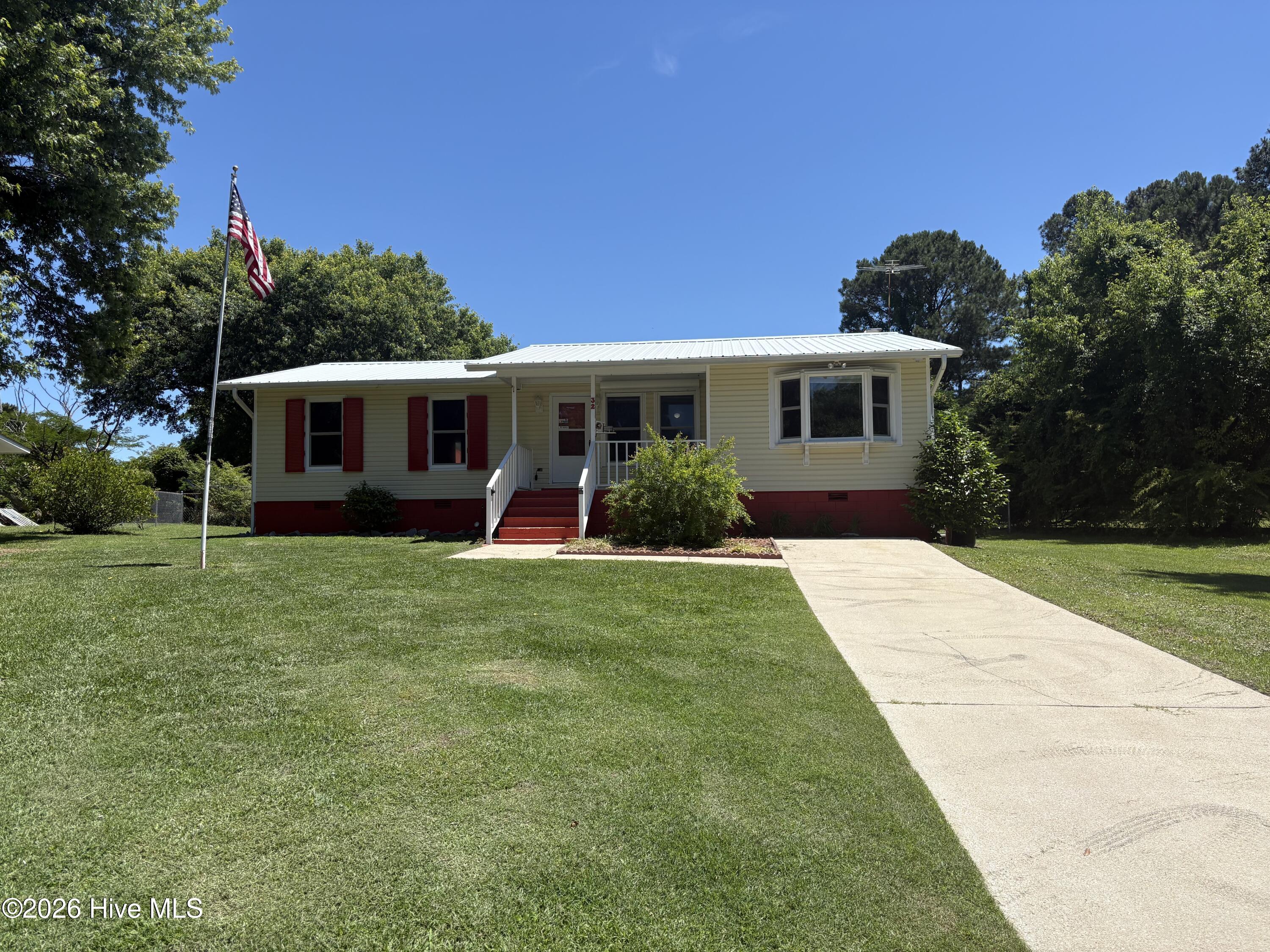 32 Arrowhead Drive Hubert, NC 28539 - Photo 1 of 21