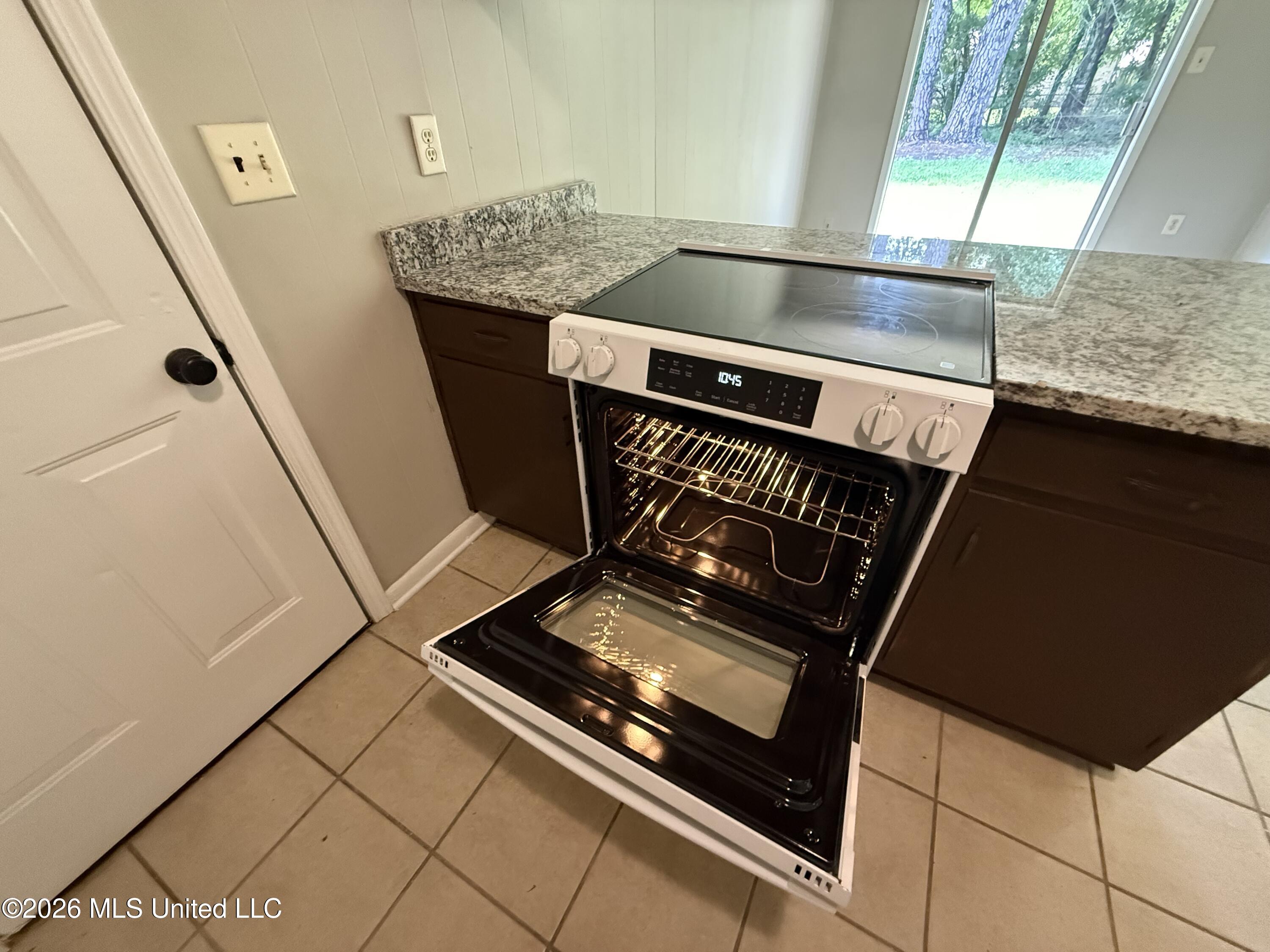 1605 Riverside Drive Gautier, MS 39553 - Photo 16 of 47 Kitchen 4