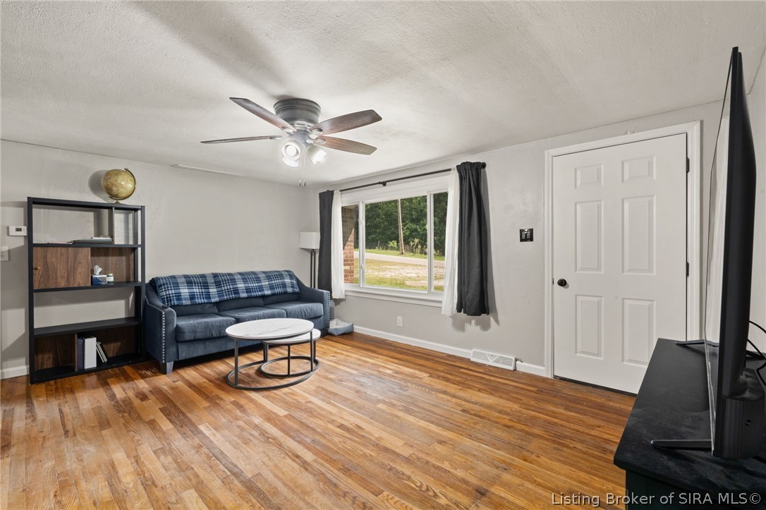 352 East Brown Road Pekin, IN 47165 - Photo 20 of 49 Gallery Image 20