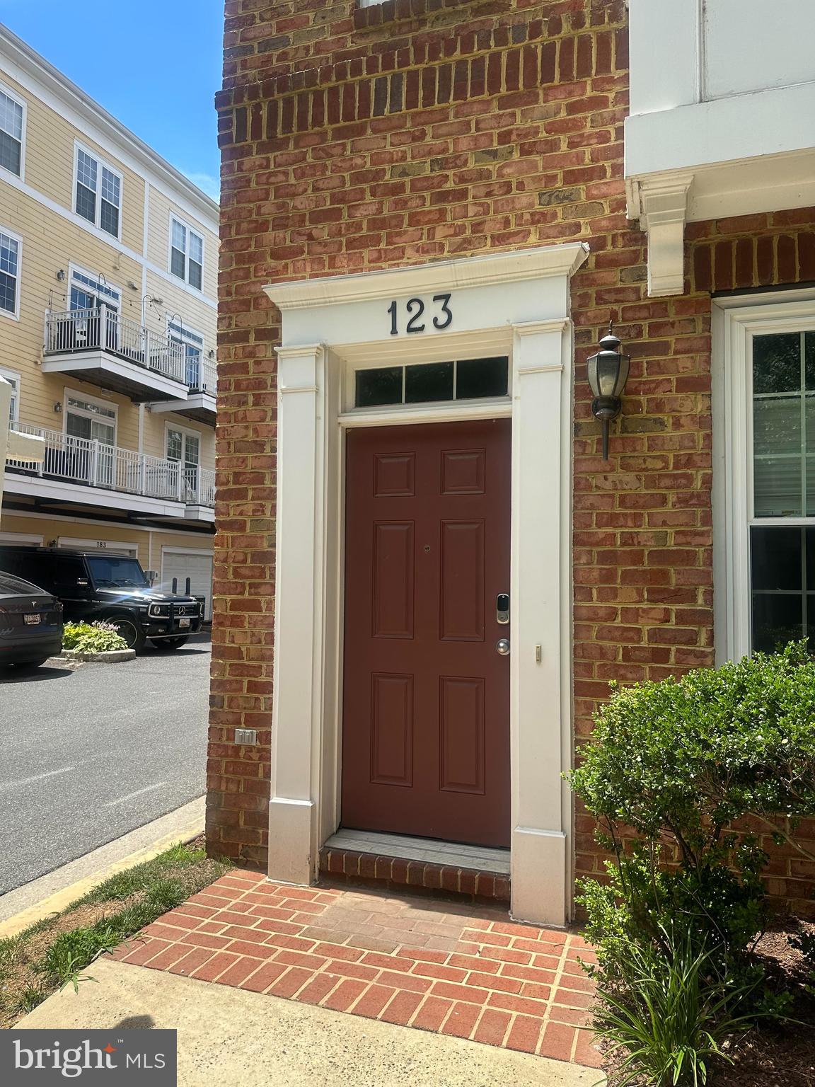 123 Bucksfield Road, Unit 123 Gaithersburg, MD 20878 - Photo 2 of 4