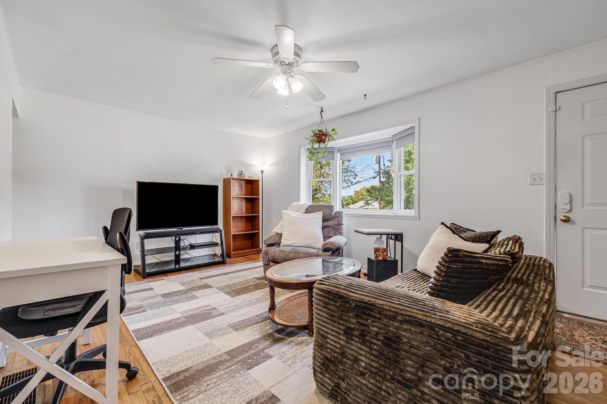 376 School Road East Asheville, NC 28803 - Photo 5 of 38 Gallery Image 5
