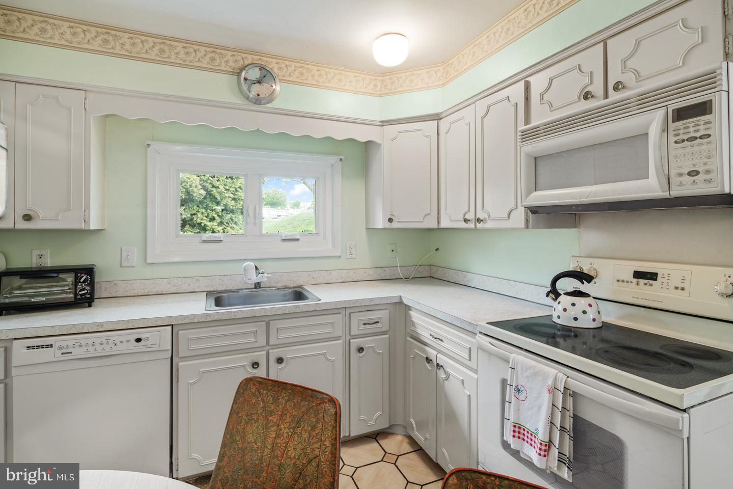 1608 Mt Pleasant Road Havertown, PA 19083 - Photo 8 of 30