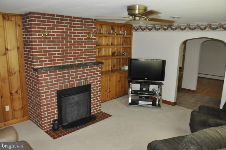 2100 Durham Road Fallston, MD 21047 - Photo 6 of 30 Living Room