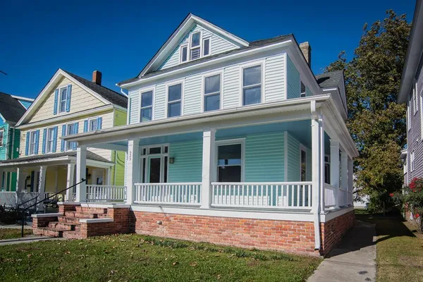 $845,000 | 525 Monroe Avenue, Cape Charles, VA 23310