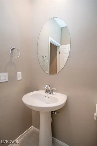 $2,595 | 9 Alamere Falls Drive, Las Vegas, NV 89138