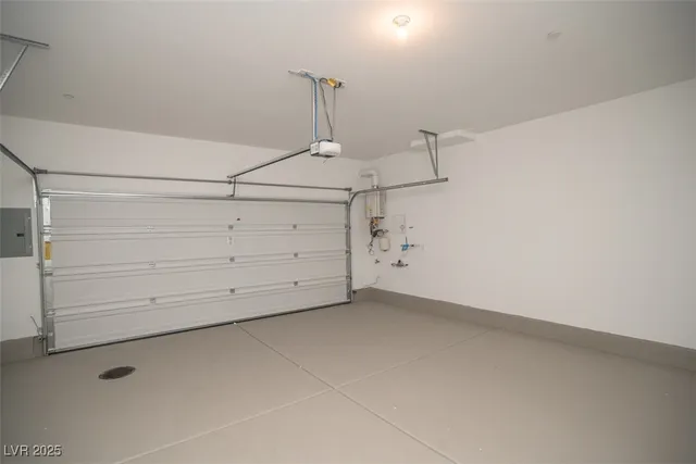 $2,595 | 9 Alamere Falls Drive, Las Vegas, NV 89138