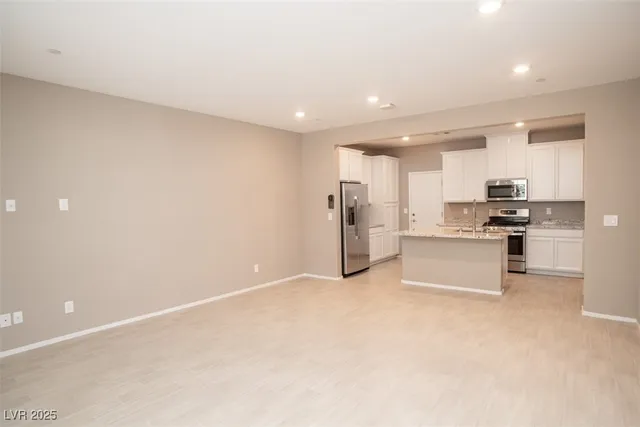 $2,595 | 9 Alamere Falls Drive, Las Vegas, NV 89138