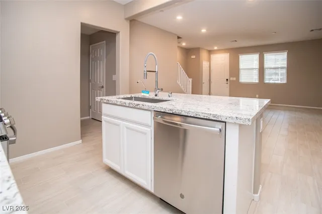 $2,595 | 9 Alamere Falls Drive, Las Vegas, NV 89138