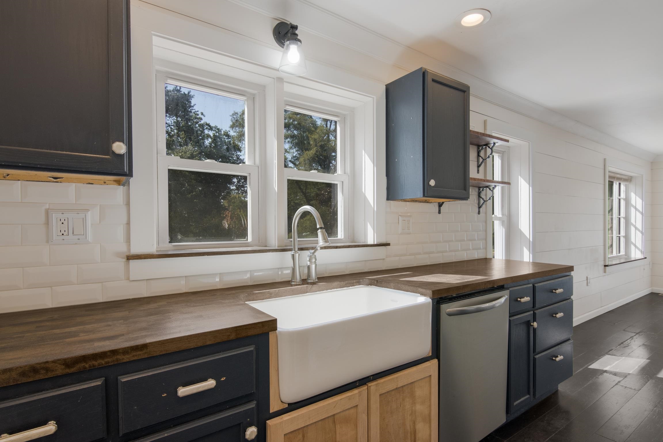 2800 Holiday Road Traverse City, MI 49686 - Photo 7 of 36 1925967-81f0b4d2-8e41-453d-8fe4-978c1dff03ef.JPG