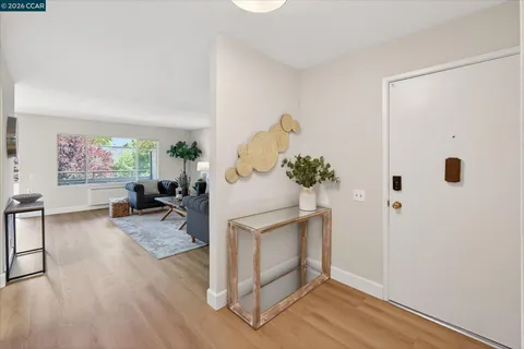 $578,800 | 3410 Tice Creek Drive, Unit 2, Walnut Creek, CA 94595