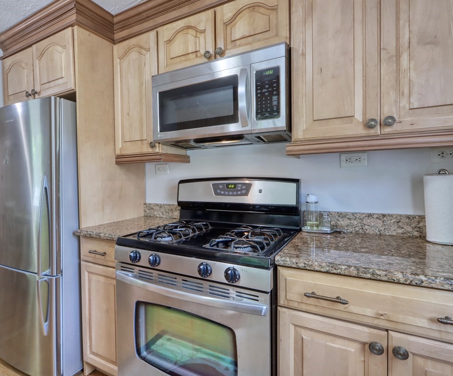 66 Vincent Road Dedham, MA 02026 - Photo 8 of 25 Gallery Image 8