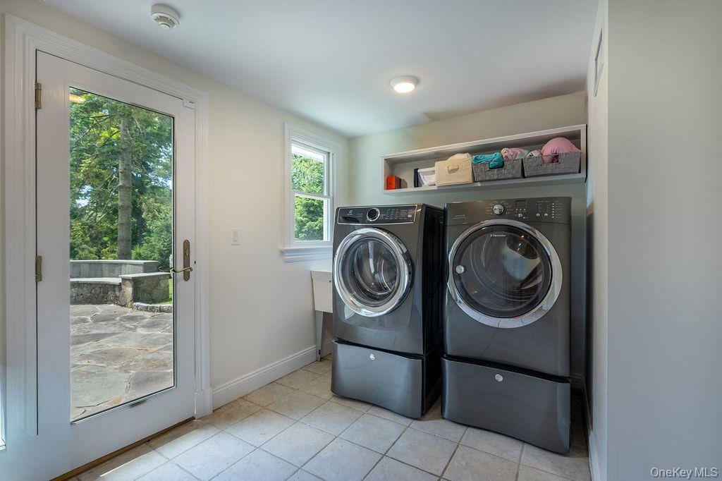 55 Harris Road Katonah, NY 10536 - Photo 42 of 50 Laundry Room