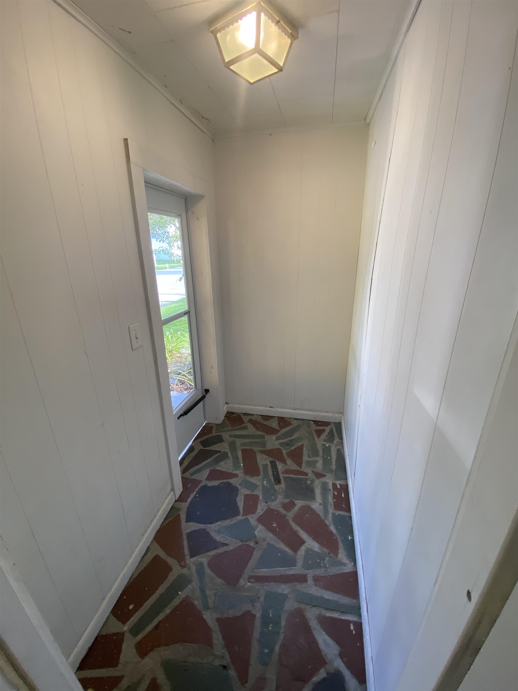 189 Mussey Street Rutland, VT 05701 - Photo 3 of 16