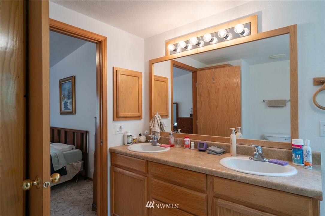 6476 Navarre Coulee Road Chelan, WA 98816 - Photo 14 of 25 Gallery Image 14