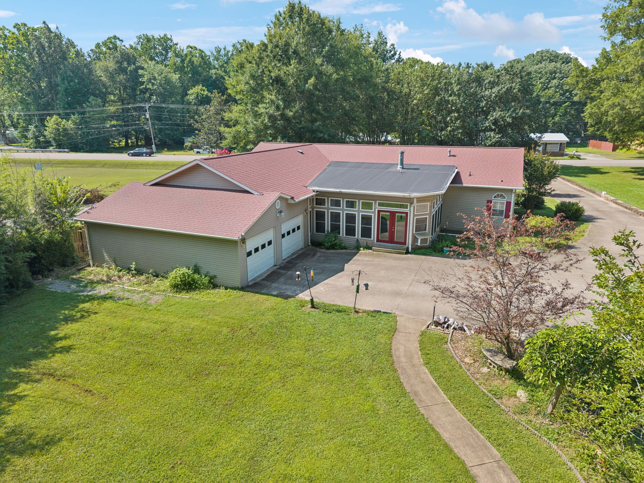 1108 Lone Oak Road Paris, TN 38242 - Photo 1 of 64 Gallery Image 1