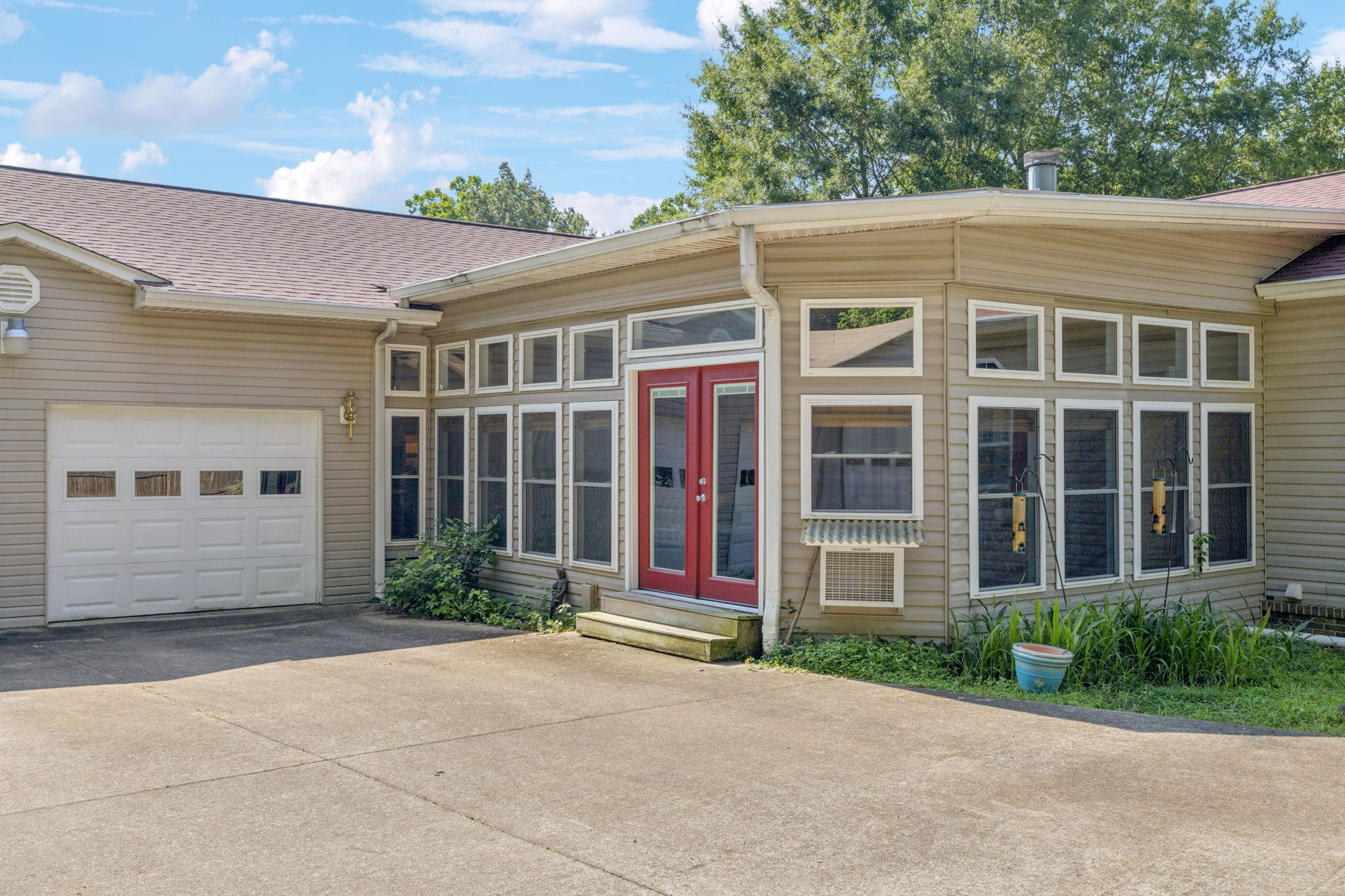 1108 Lone Oak Road Paris, TN 38242 - Photo 17 of 64 Gallery Image 17