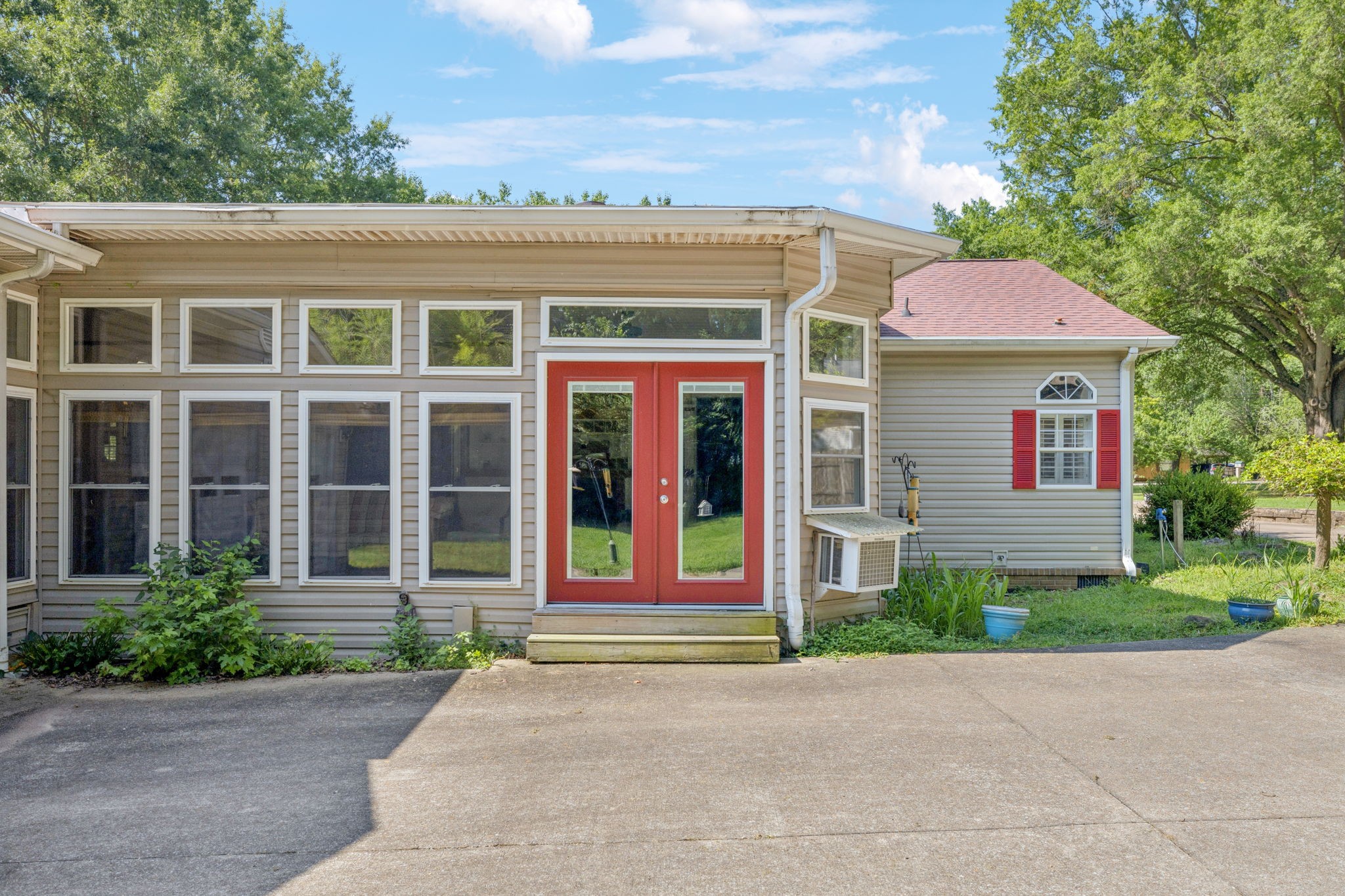 1108 Lone Oak Road Paris, TN 38242 - Photo 3 of 64 Gallery Image 3
