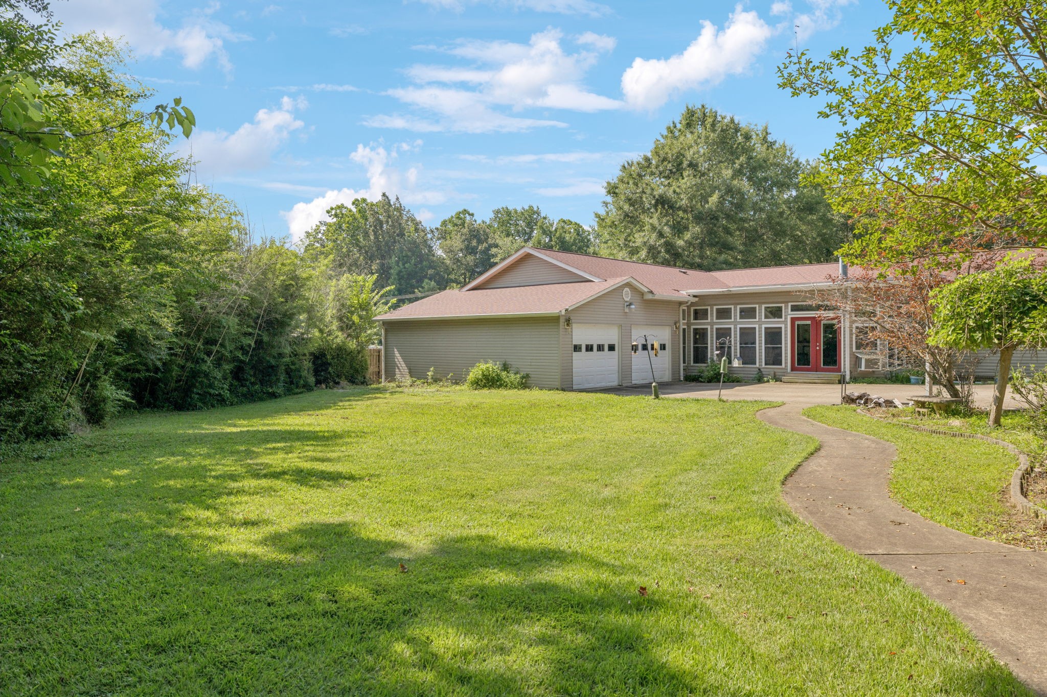 1108 Lone Oak Road Paris, TN 38242 - Photo 6 of 64 Gallery Image 6