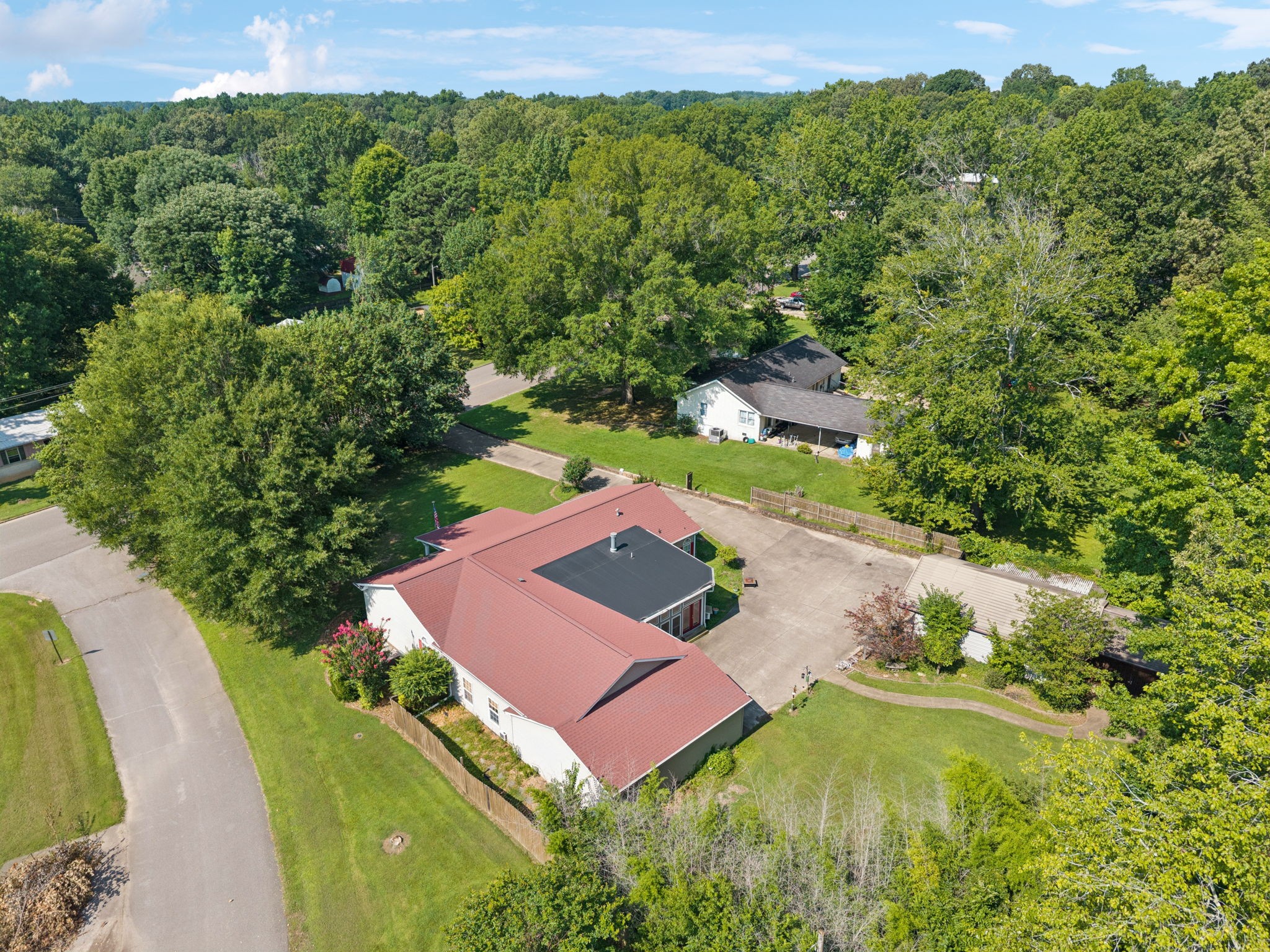 1108 Lone Oak Road Paris, TN 38242 - Photo 10 of 64 Gallery Image 10