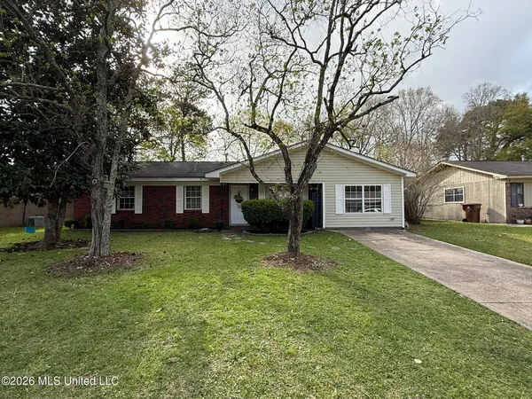 $179,900 | 619 Dina Drive, D'Iberville, MS 39540
