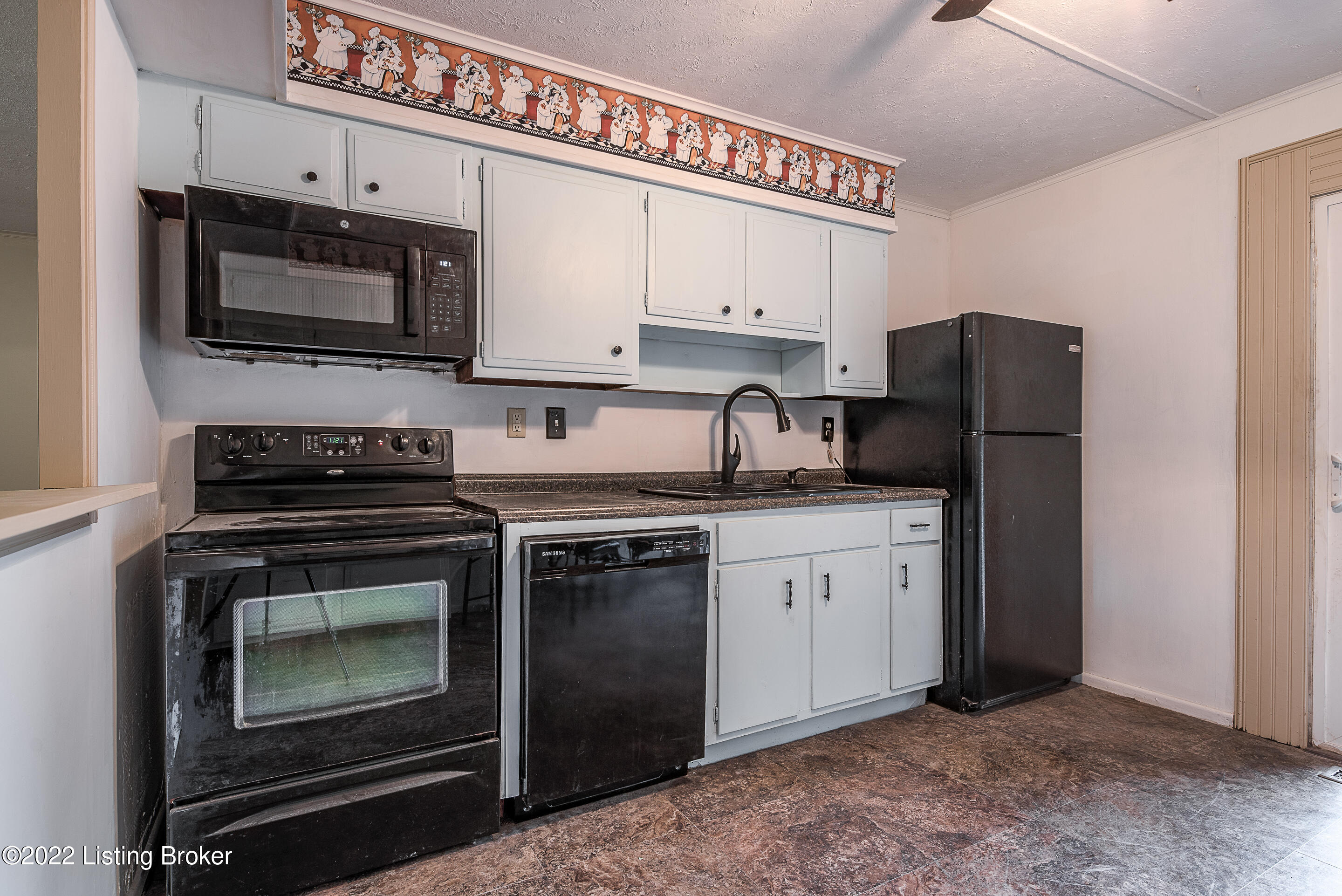 9302 Hunter Road Louisville, KY 40242 - Photo 6 of 16 AAA Hunter Kitchen 1