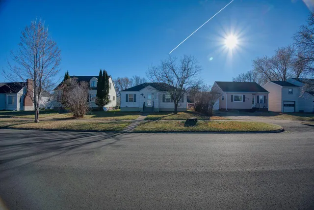$141,000 | 914 Michigan Street, Hibbing, MN 55746
