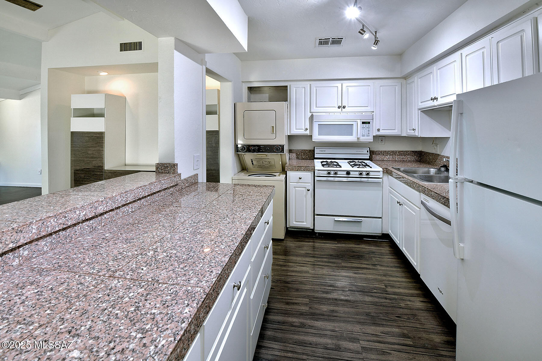3750 North Country Club Road, Unit 12 Tucson, AZ 85716 - Photo 7 of 26