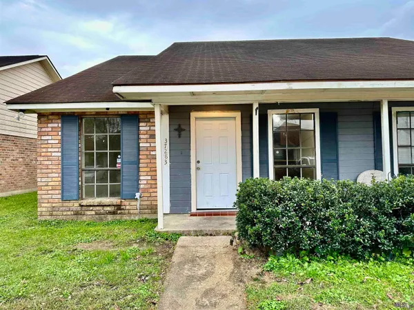 $1,300 | 37283 Northwood Alley, Prairieville, LA 70769