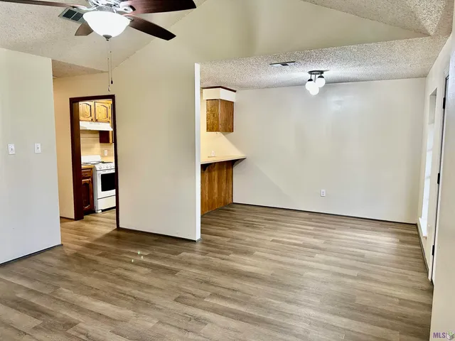 $1,300 | 37283 Northwood Alley, Prairieville, LA 70769