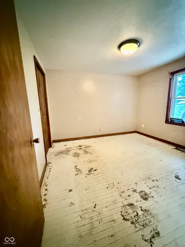 $195,000 | 6913 East County Road 200 North, Coatesville, IN 46121