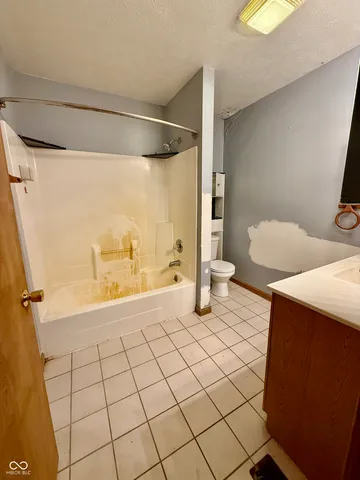 $195,000 | 6913 East County Road 200 North, Coatesville, IN 46121